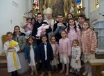 ​Biskup Radoš krstio Ritu Mariju, šesto dijete obitelji Sakač iz Svetog Martina na Muri
